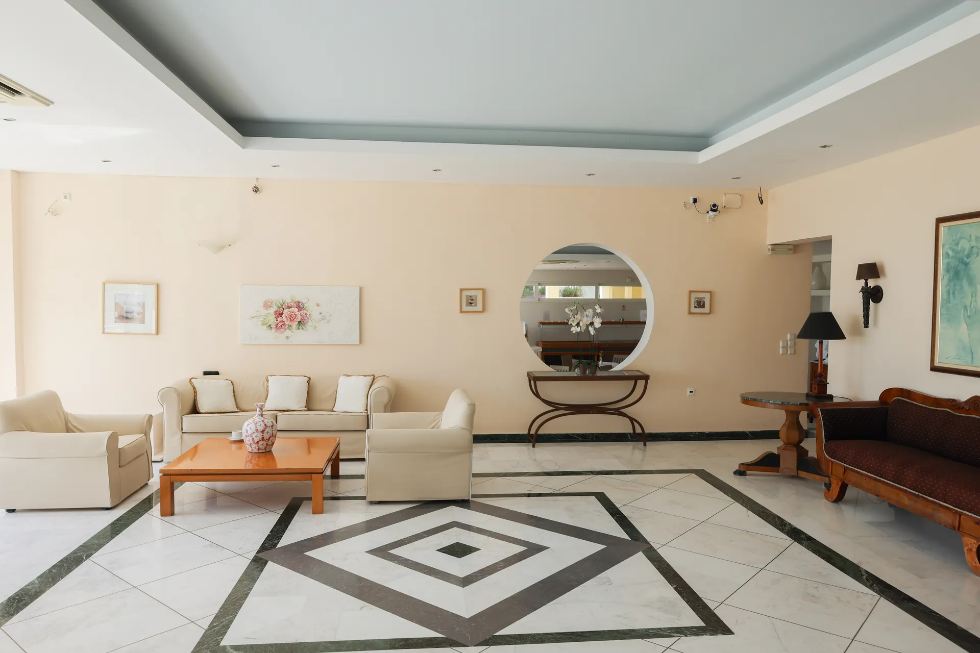Tiara Holidays - Kanapitsa Mare Hotel - lobby